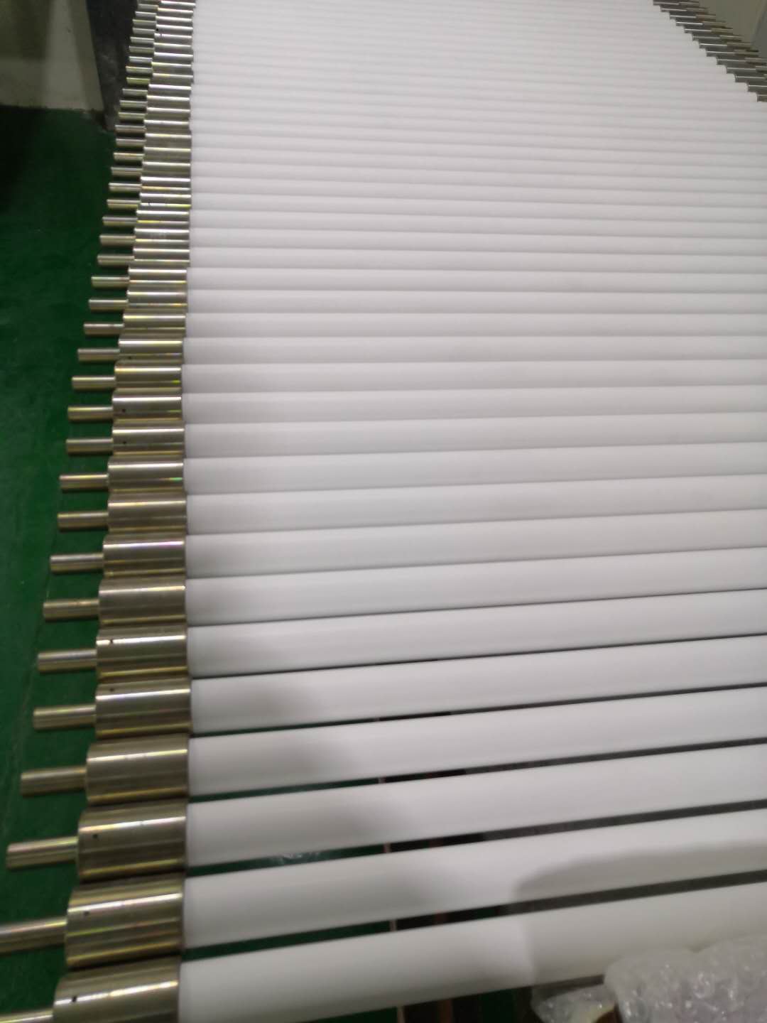 徐州鍋蓋玻璃鋼化輥